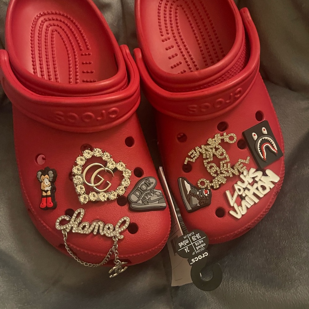 women size 8 red crocs